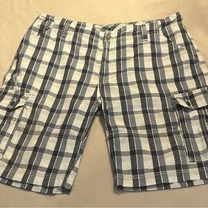 LEVI’S Plaid Cargo Shorts
